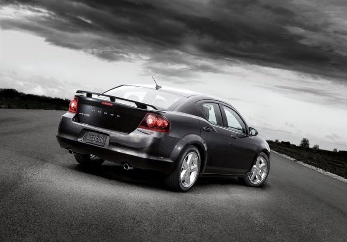 Dodge Avenger for North American and Middle East markets. Around 75.000 units were sold in 2011 in the whole world. Photo by netcarshow.com
